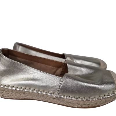Hush Puppies Womens  Size 9 Flats Silver 