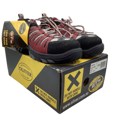 BNWT Oliver Mens  Size 6 (US 7) Boots Black  /  Red 