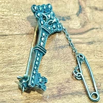 Vintage Art Deco Marquisette Key Brooch 