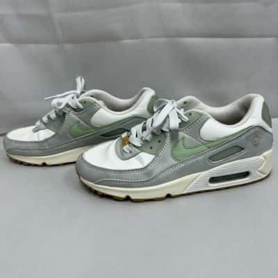 NOW REDUCED Nike Womens  Size 8  Air Max 90SE Australia Runners Gold / Green / White 