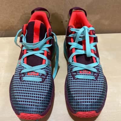 Nike LeBron  Size 7Y Sneakers Green 