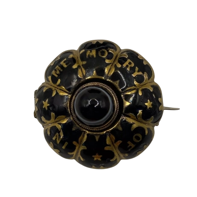  Women’s Victorian Mourning Brooch Black  / Gold