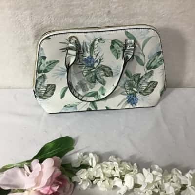 Leona by Leona Edmiston Womens White  / Blue / Green Floral Zip Around Handbag 