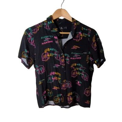 Size 10 - Volcom Womens Button Up Short Sleeve Shirt