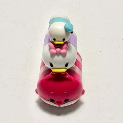 Set of 3 Lrge med Sml  Collectible Disney Tsum Tsum figures Cheshire Cat, Daisy Duck,Donald Duck