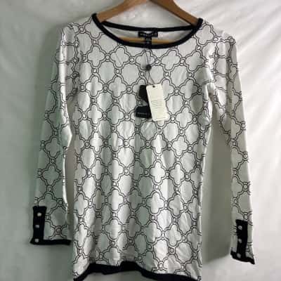 Maggie T Womens  Size XS Long Sleeve Top White 