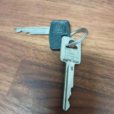 2 x Vintage General Motors Keys