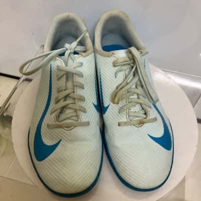 Nike Kids  Size 2.5 Shoes Blue / Off White 
