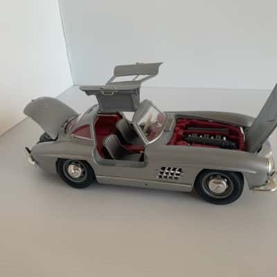Bburago 1954 Mercedes Benz 300 SL Gullwing Diecast Model 1:18 scale