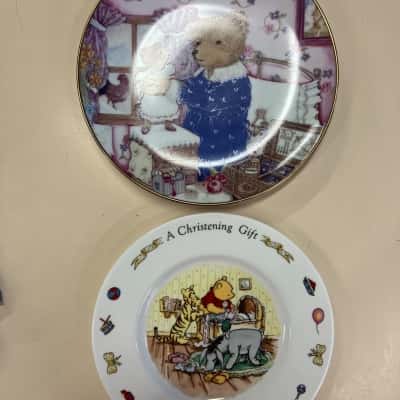 Set of 2 Winnie the Pooh and Bear plates