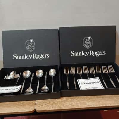 16 Stanley Rogers Fruit Spoons and Forks 