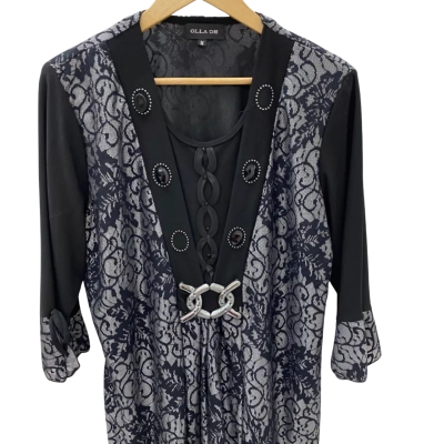Olla oh.  Womens  Size M 3/4 Sleeve Top Black  / Silver 