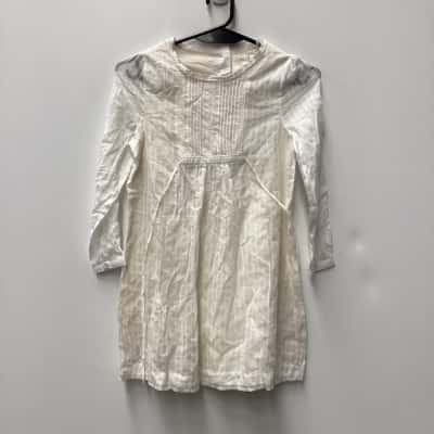 NEW - WILLOW  & FINN  girls  Size 8 Cream long sleeve dress