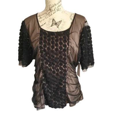 Scandalous Womens  Size 18 Short Sleeve Top Beige / Black  BNWT