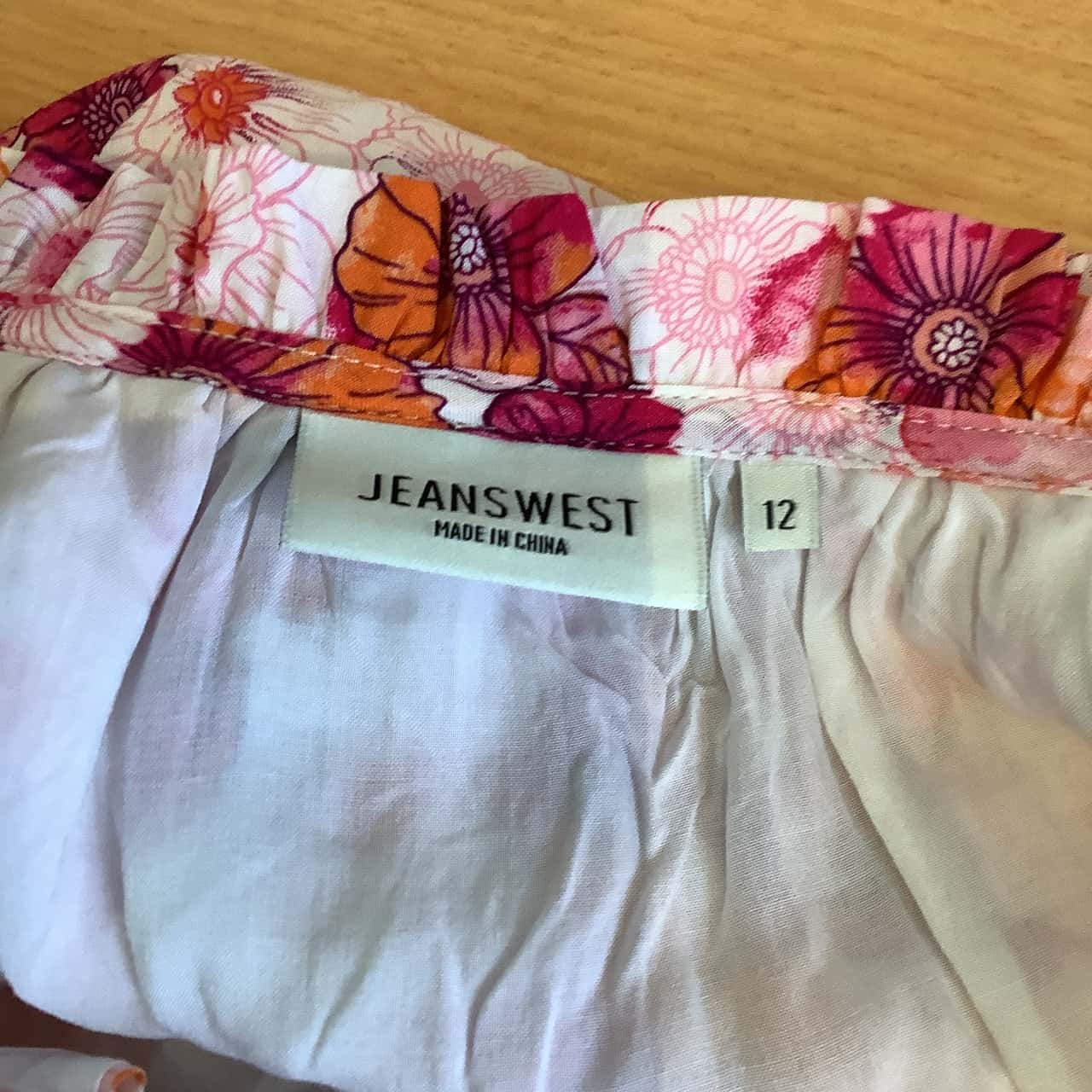 Jeanswest Women's Size 12 Short Sleeve Blouse Orange & Pink Floral (s)