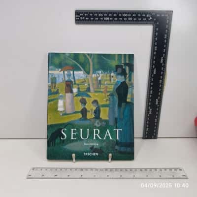 Seurat Taschen Book 