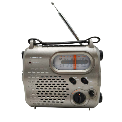 Grundig 4 Band Dynamo Radio With Leather Handle & Flashlight DRP5100  (mixed elec)