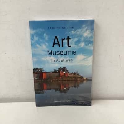 Art Museums in Australia book