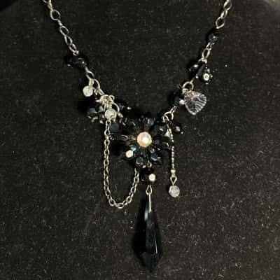 Gothic Style Dark Silver Tone Flower Necklace With Glass Beads 