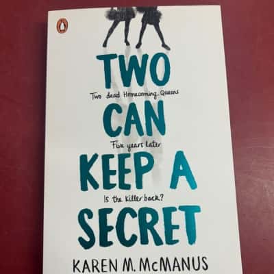 Two can keep a secret, Karen M McManus 