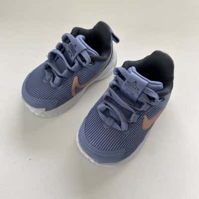 Nike Blue Sneaker Shoes Size 3.5 