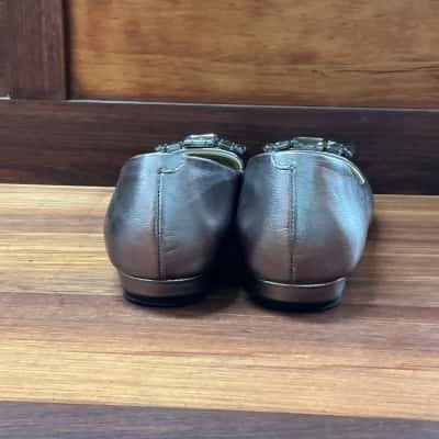 Embark Womens  Size 7.5 Flats Grey 