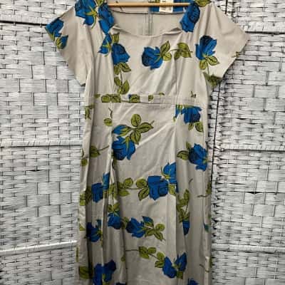Word from the Bird  Size 16 Short Sleeve Dress  Grey 