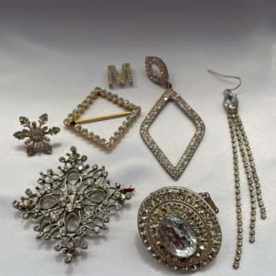  Womens Costume Jewellery Diamanté Broken Jewellery 