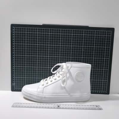 Country Road Unisex Size 42EUR White HighTops PreOwned 