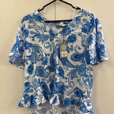 Katies Womens  Size 12 Button Up Top Floral 