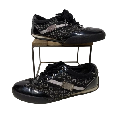 Guess shoes size 9.5