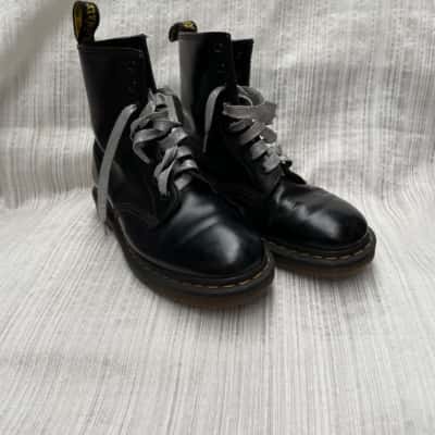 Dr Martens Classic Originals/ Black /Air Wair /Lace up /Combat Boots Size 8