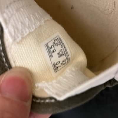Vans Unisex  Size 39 / US 7 in men’s / US 8.5 in women’s s Cream / Green 