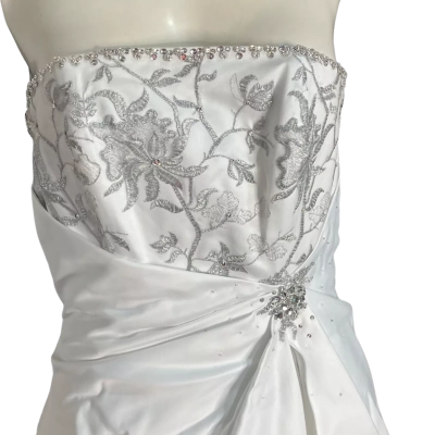   Cocktail Dress Size 10 Silver / White 