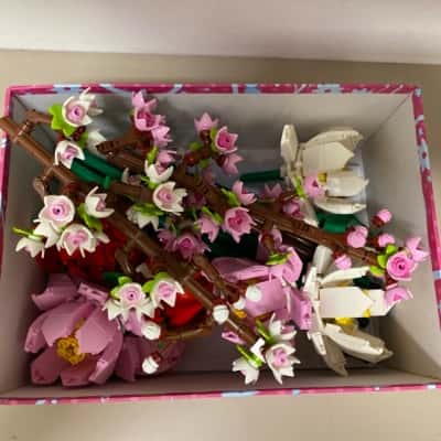 Partial lego sets from Roses, Lotus Flowers, and Cherry Blossoms