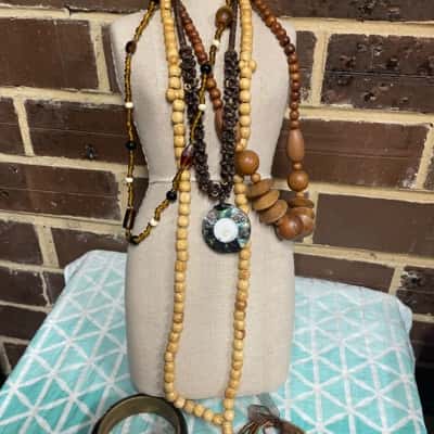 6 Pieces Brown Costume Jewellery Womens 