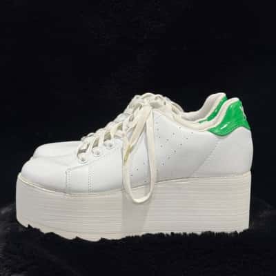  Womens  Size 10 Sneakers Green / White 