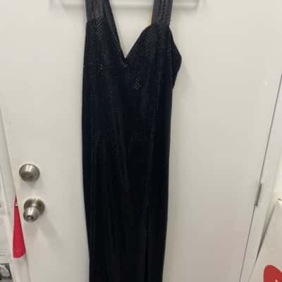  Womens  Size 8 Party Dress Black  