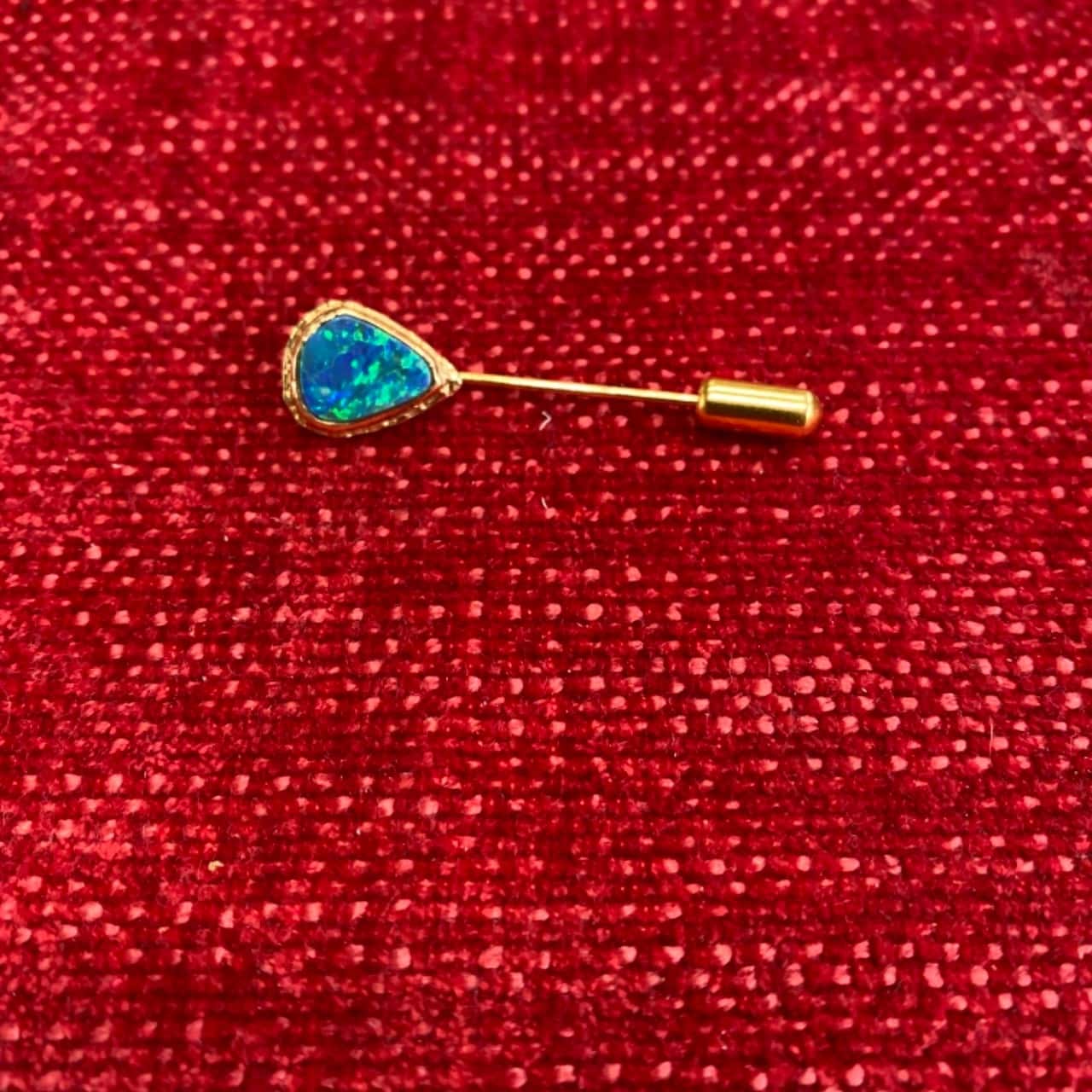9ct gold pin(s) - Used Very Good | Salvos Stores