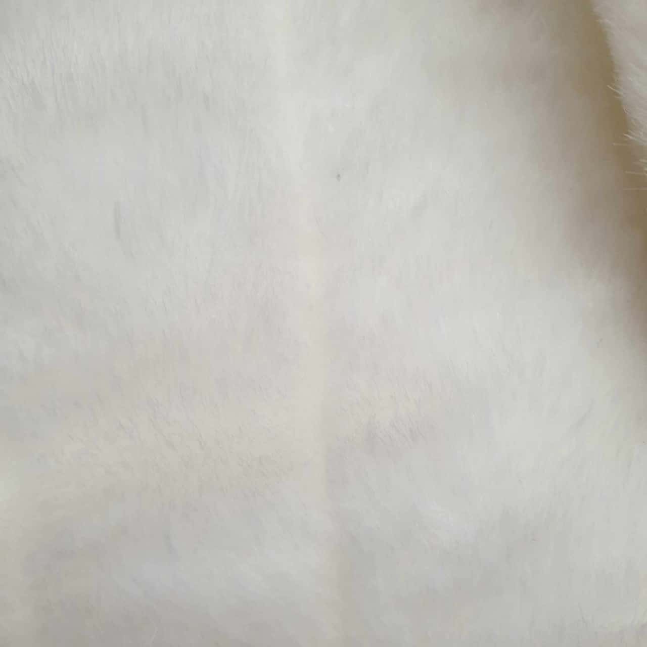 Cuddles Rug Stunning White Faux Fur /Supersoft /Fluffy Throw/ Lap /Cuddle Rug - RRP ...