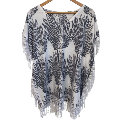  Womens  Size M Poncho Grey / White 