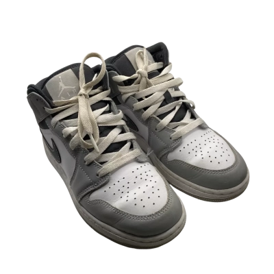 Nike Kids  Size 7 Shoes Grey / White 