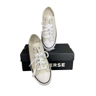 Converse Women's U.S. Size 7 Sneakers Off White 