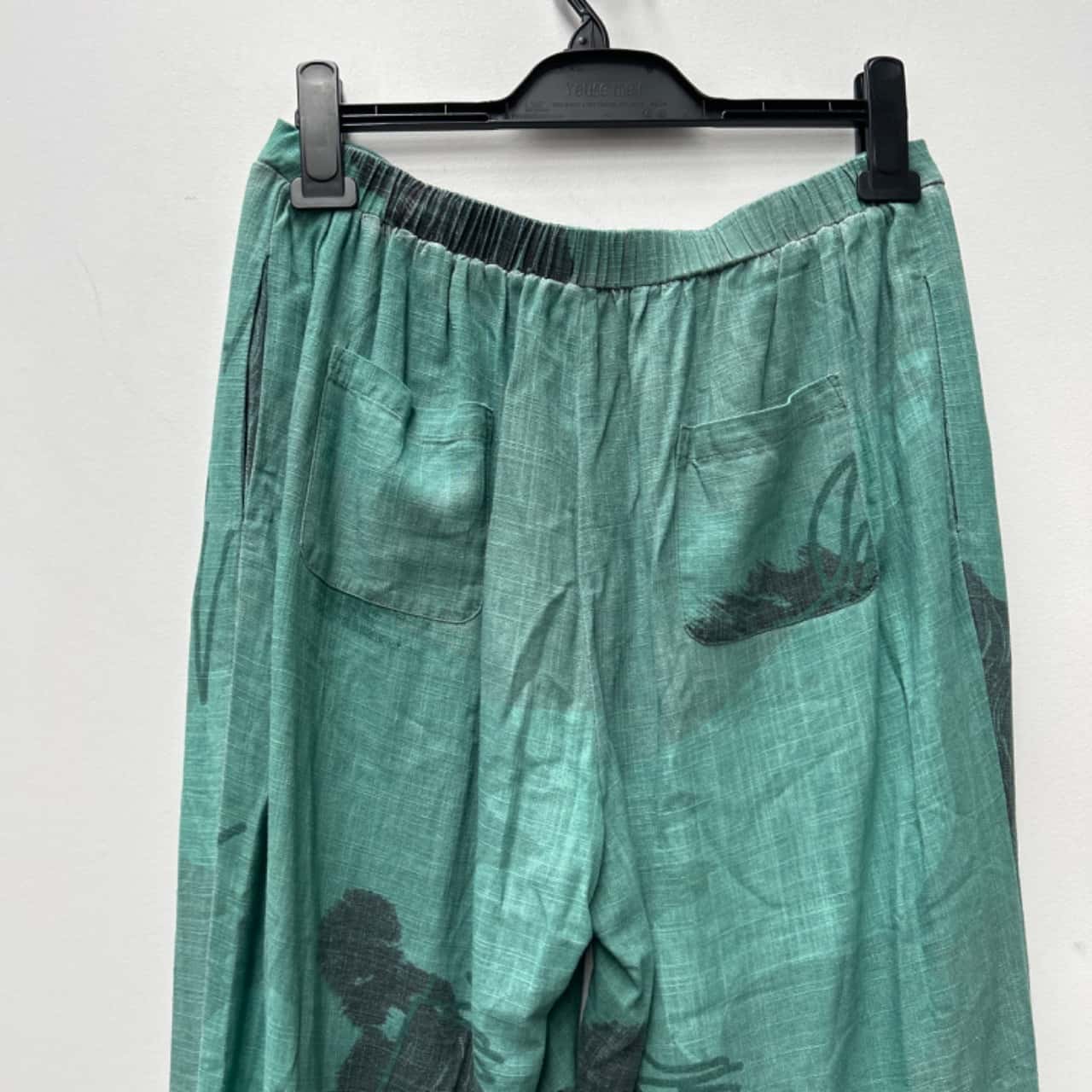 Clarity by Threadz linen blend Size S Green pattern pants(s)