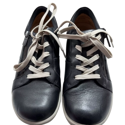 Ziera Women’s Size 37 enclosed shoes with side zipper 