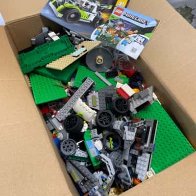 LEGO Assorted x 4kg plus Booklets 