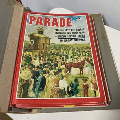 Folder of old magazines + 2 loose 