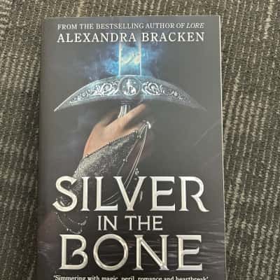 Silver in the bone, Alexandra Bracken 