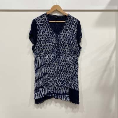 Taking Shape Womens  Size 16 Short Sleeve Top Blue / Off White 