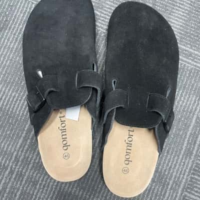  Womens  Size 46 Suede Clogs by Qomfort Black 